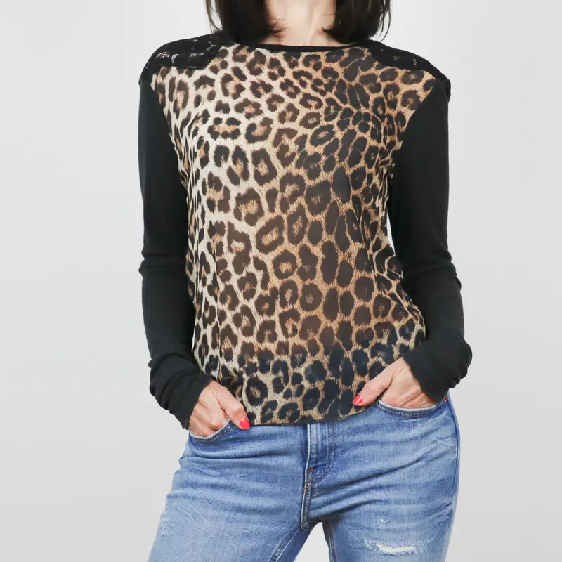 Camiseta de manga larga Animal Print y encaje Zara