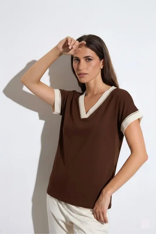 Camiseta Judith Chocolate