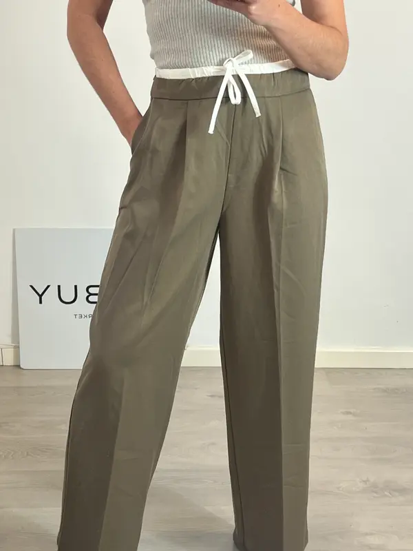 CARLOTA&CO. Pantalón caqui cintura blanca T.l