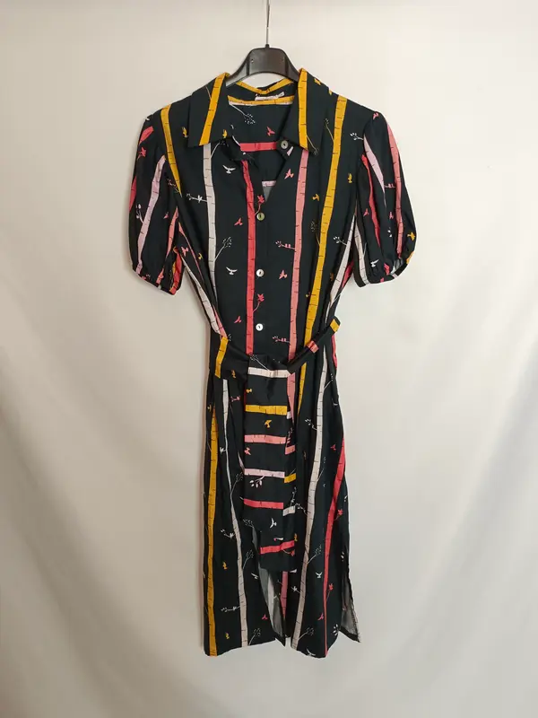 CARMELA CARAMELA. Vestido negro camisero T.m