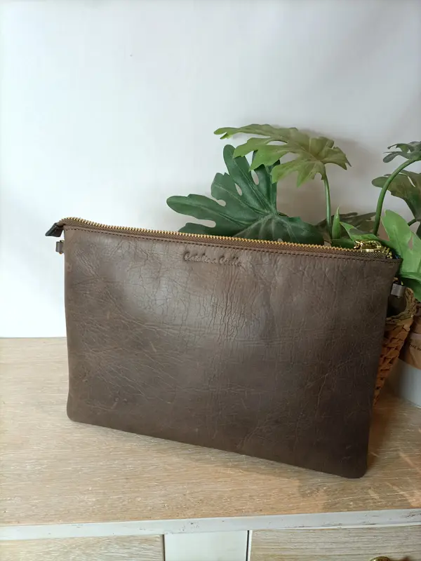 CATALINA COELLO. cartera de mano marrón (tara)