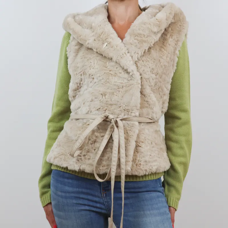 Chaleco tacto suave color beige Caroll