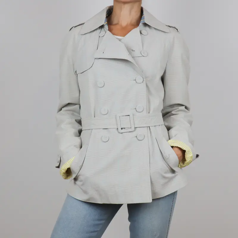 Chaqueta tipo gabardina cuadros