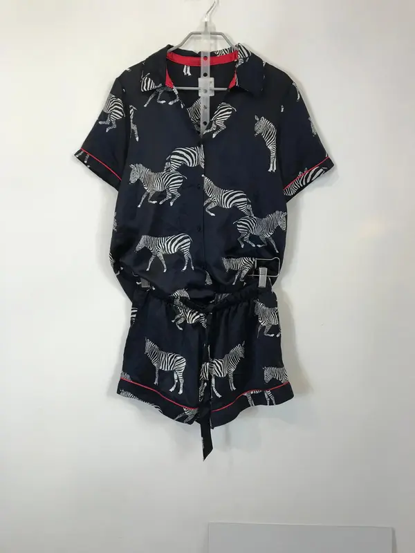 CHELSEA PEERS. Conjunto estampado cebras azul