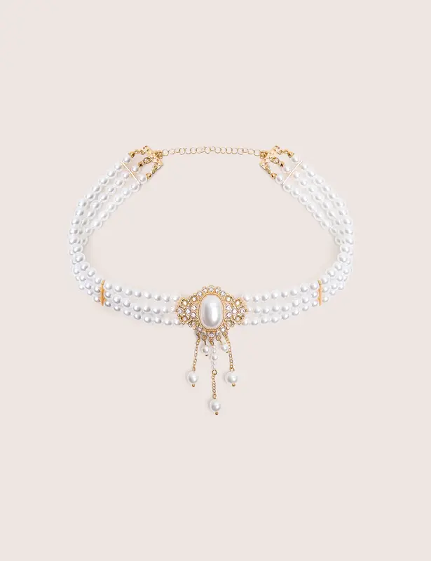 Choker de perlas con detalle de diamantes