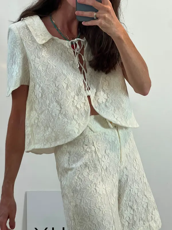 CILINA. Conjunto top y bermuda encaje