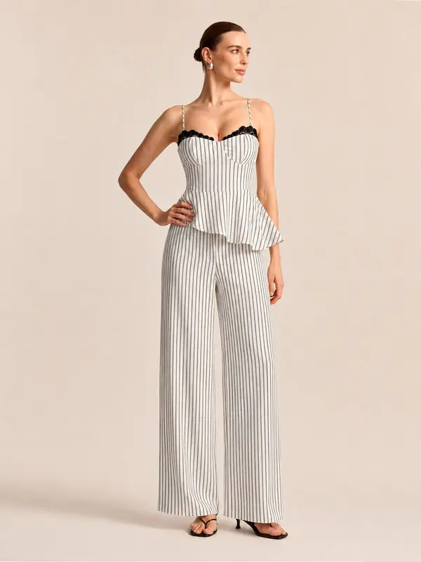 Conjunto de top peplum a rayas con encaje y pantalón