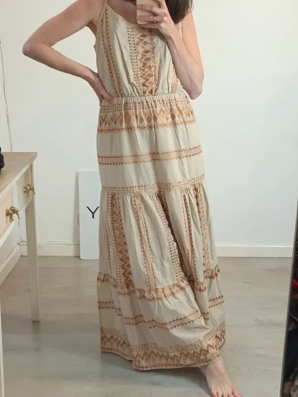 COOCU. Vestido largo beige bordado. T S