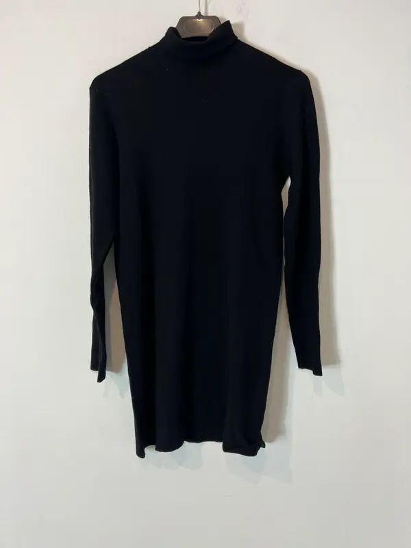 CORTANA. Vestido corto negro lana. T 36