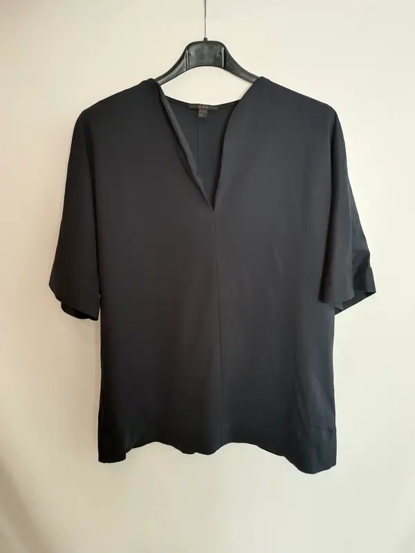 COS. Camiseta negra T.l