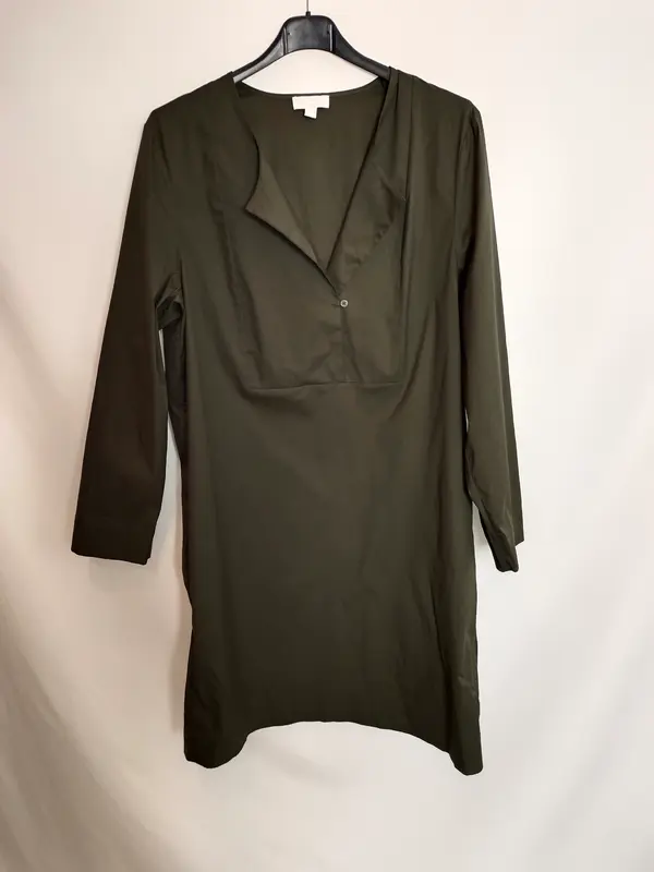 COS. Vestido corto marrón  T.44