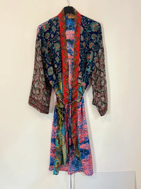 DEEPTI S.C. Kimono fluido estampado con seda Tu(s/m)
