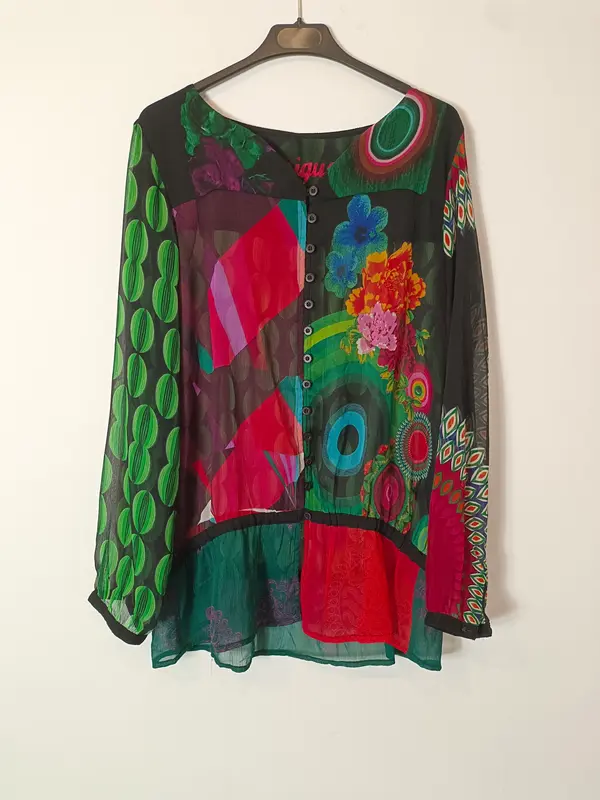 DESIGUAL. Blusa estampada semitransparente T.m/l