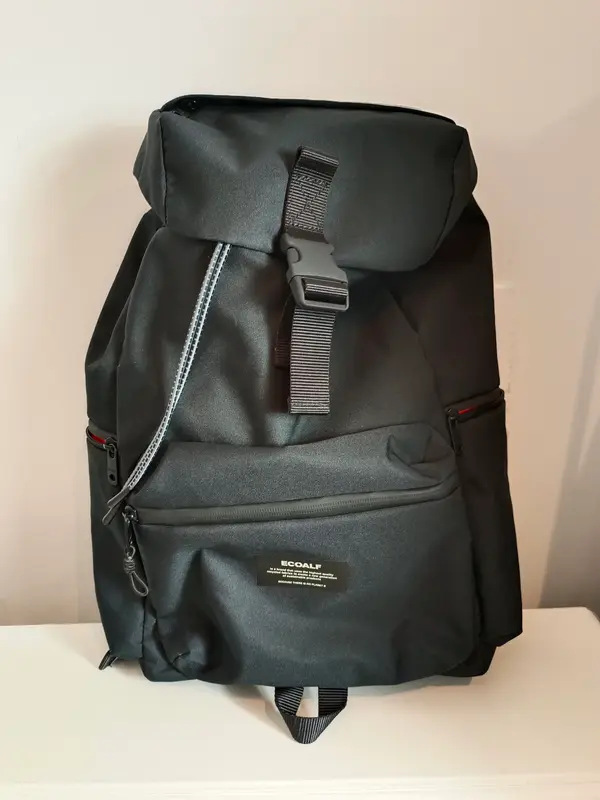 ECOALF. Mochila negra