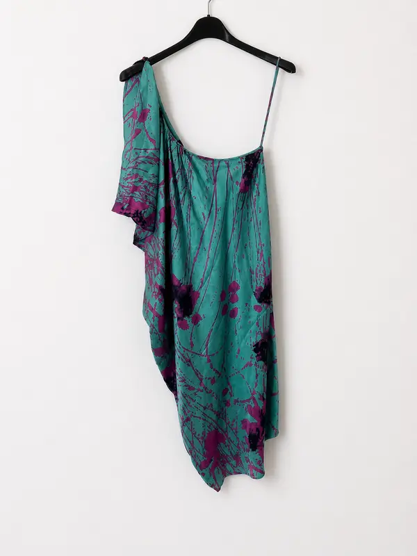 ELIE TAHARI. vestido seda asimétrico T.38