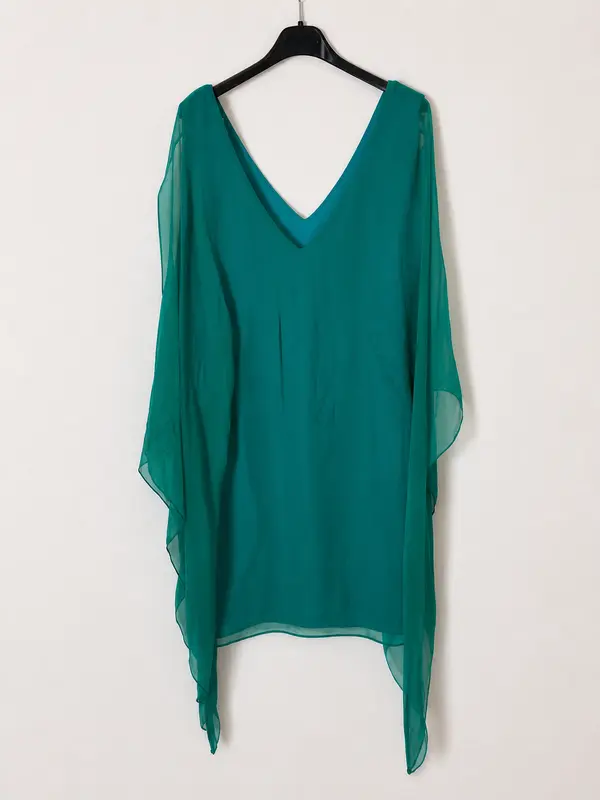 ELISA BRACCI. Vestido corto verde efecto capa T.s
