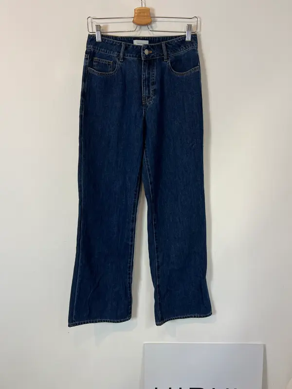 ESE O ESE. Denim oscuro pata ancha