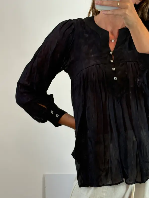 ETRO. Blusa negra con seda.