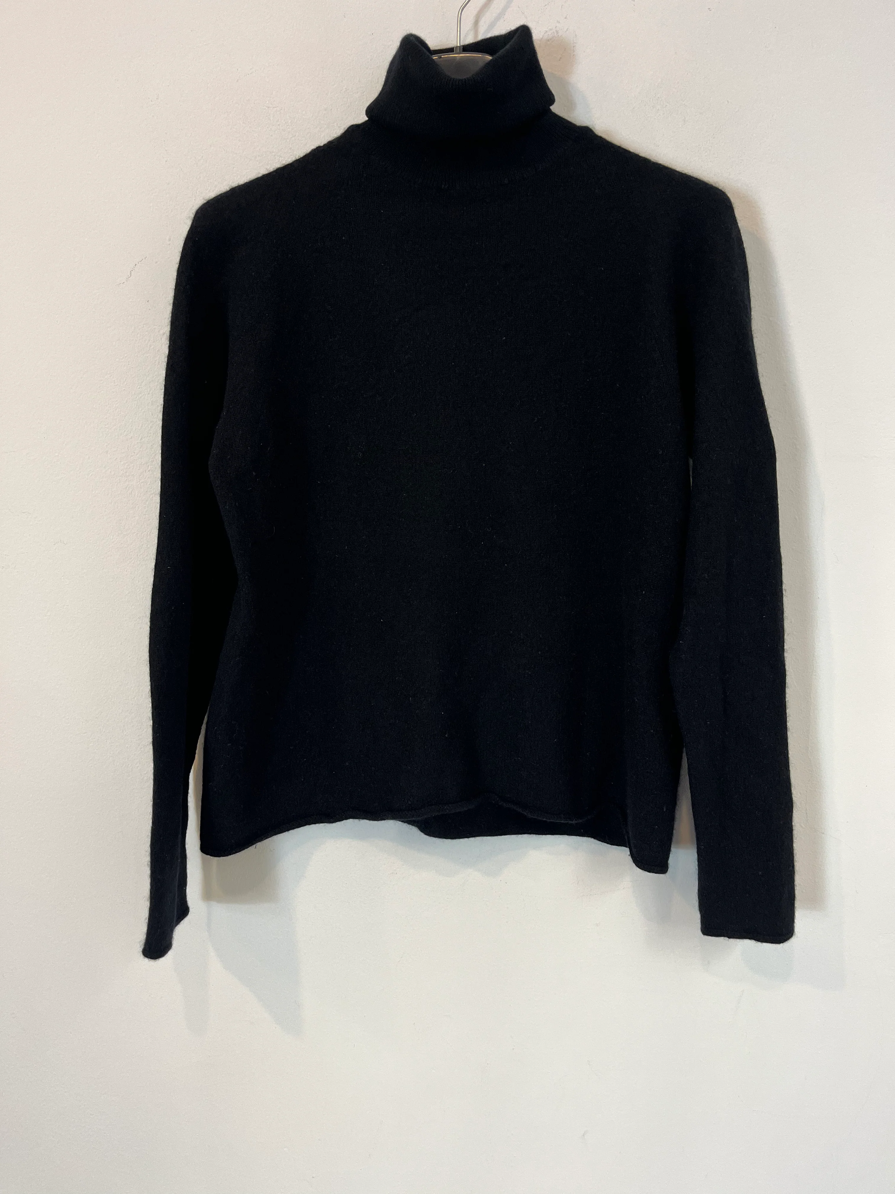 FEDELI. Jersey negro cashmere cuello alto. T XS/S