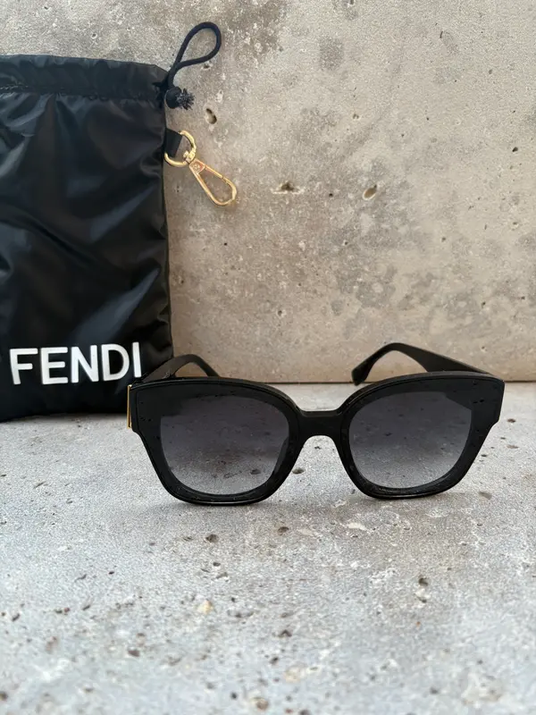 FENDI. Gafas de sol Fendi First