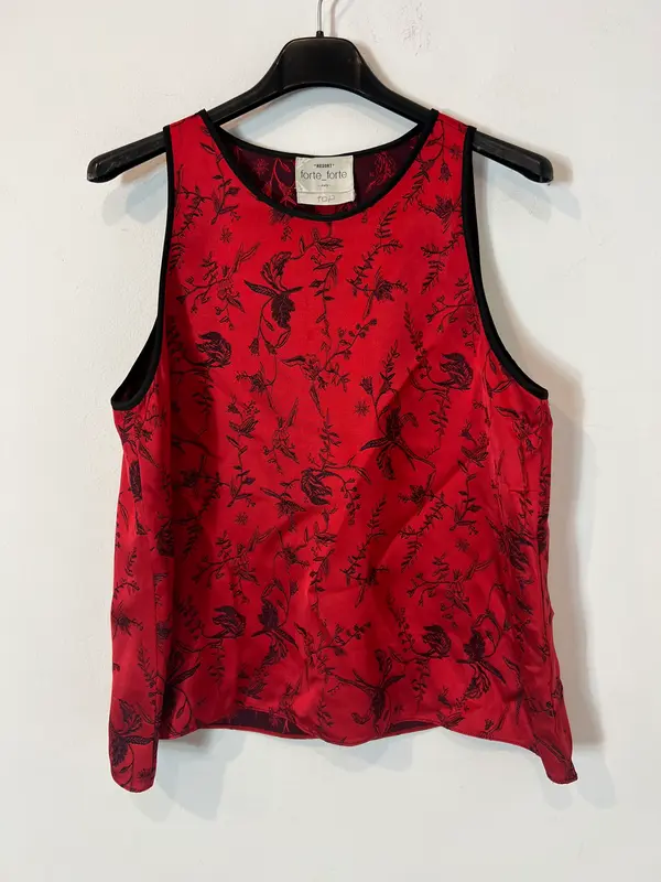 FORTE FORTE. Top rojo bordado negro T.s