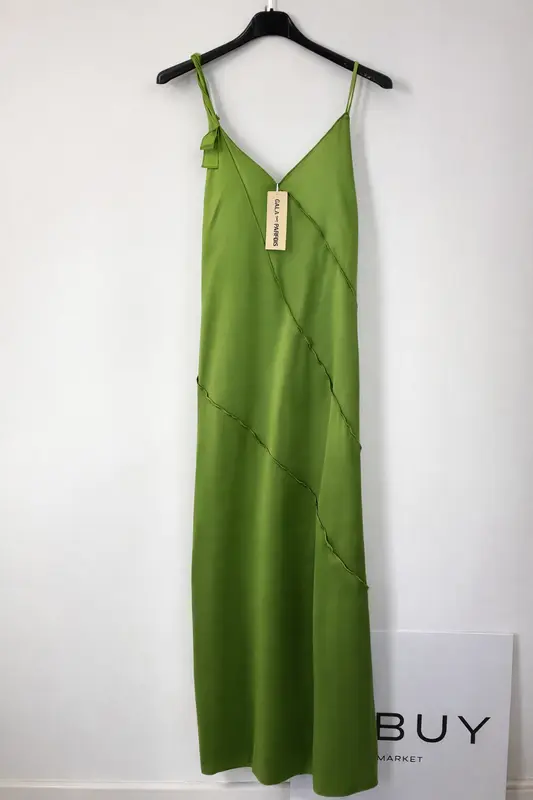 GALA & PARFOIS. Vestido largo verde satinado