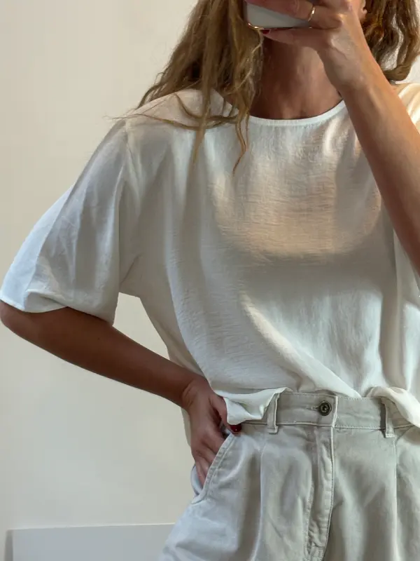 GRACE & MILA. Blusa blanca fluida