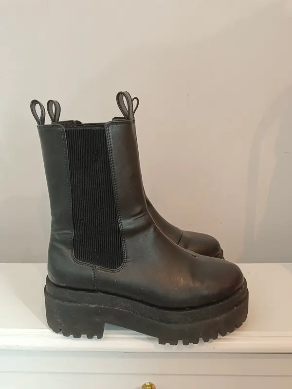 H&M. Botas negras militar T.38 TARA