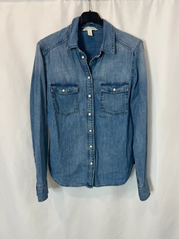 H&M. Camisa denim fluida T.36