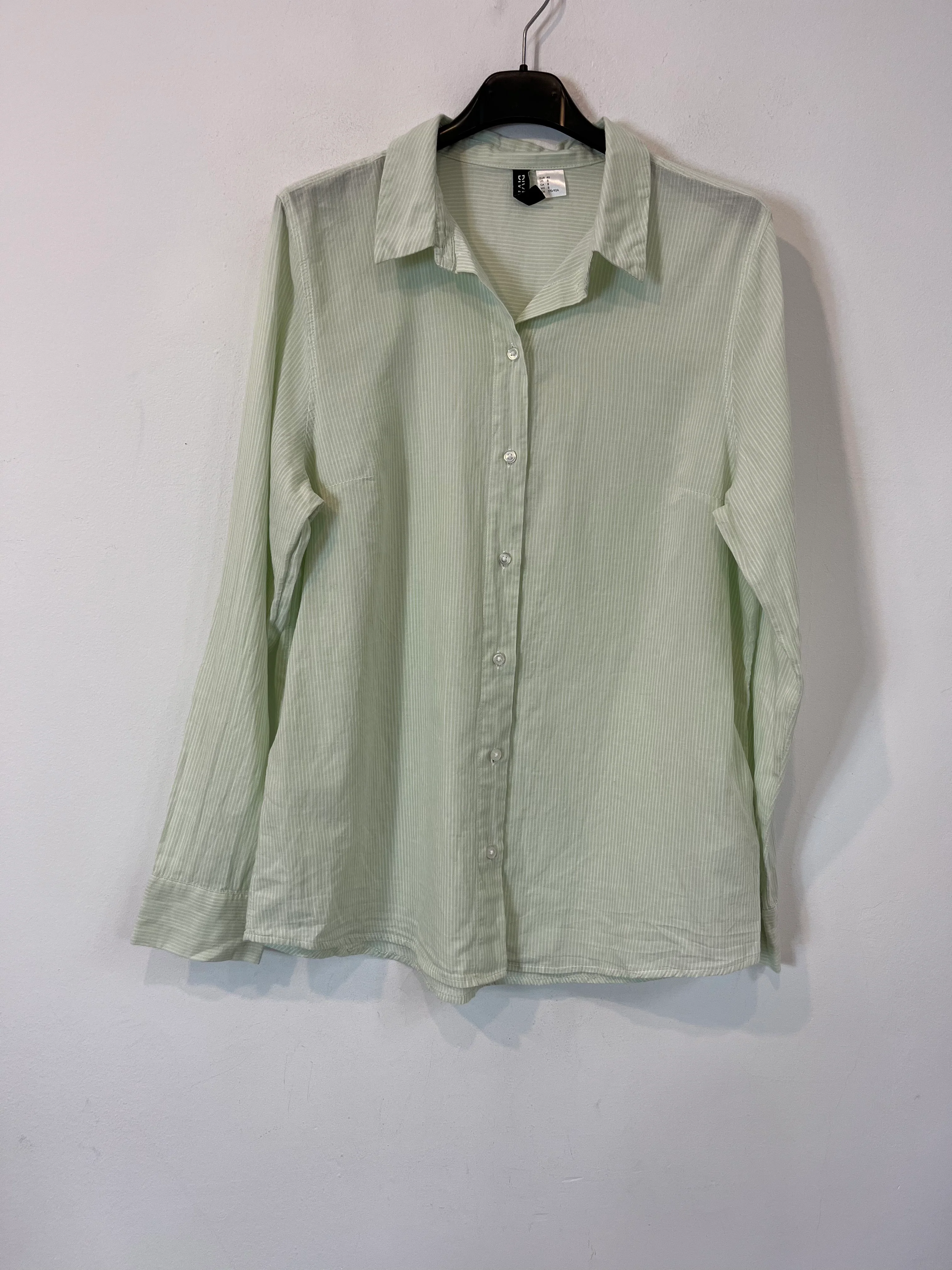 H&M. Camisa verde claro rayas. T S/M