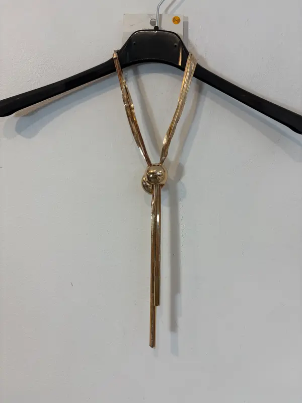 H&M. Collar dorado tiras