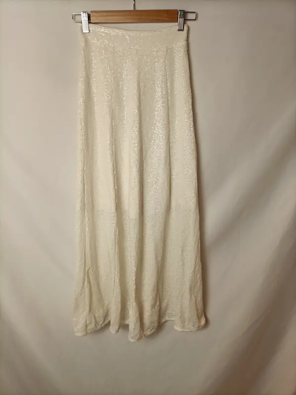 H&M. Falda midi lentejuelas T.32