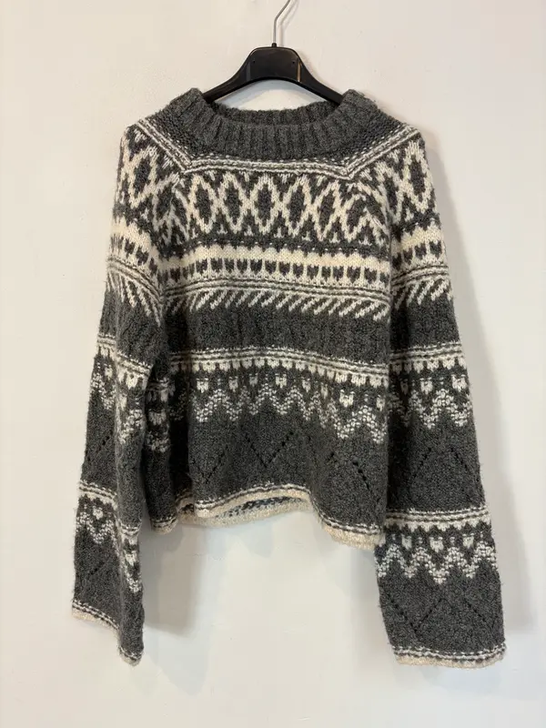 H&M. Jersey gris greca