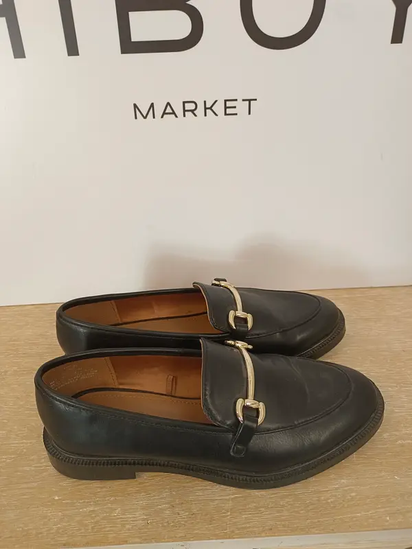 H&M. Mocasines negros hebilla T.36