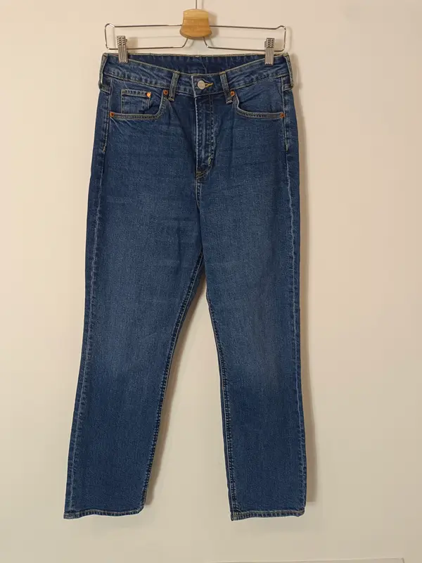 H&M. Pantalón denim "vintage slim" T.38