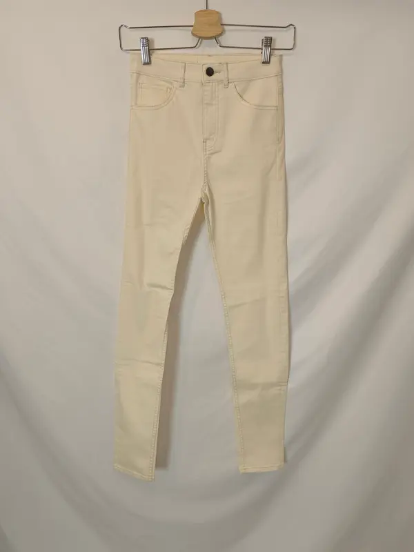 H&M. Pantalón pitillo beige T.34