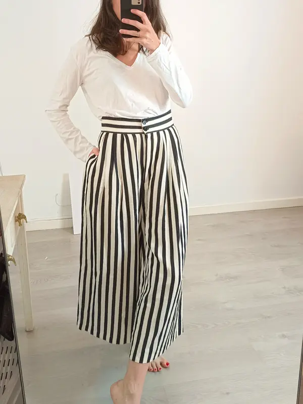 H&M. Pantalones culotte fluido rayas. T.36