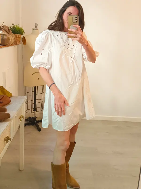 H&M. Vestido blanco bordado T. S