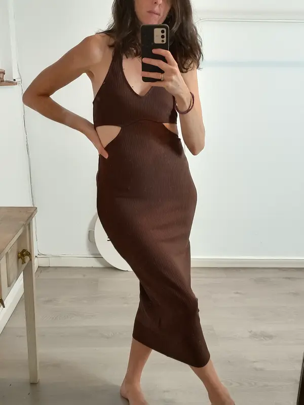 H&M. Vestido midi marrón canalé T.s