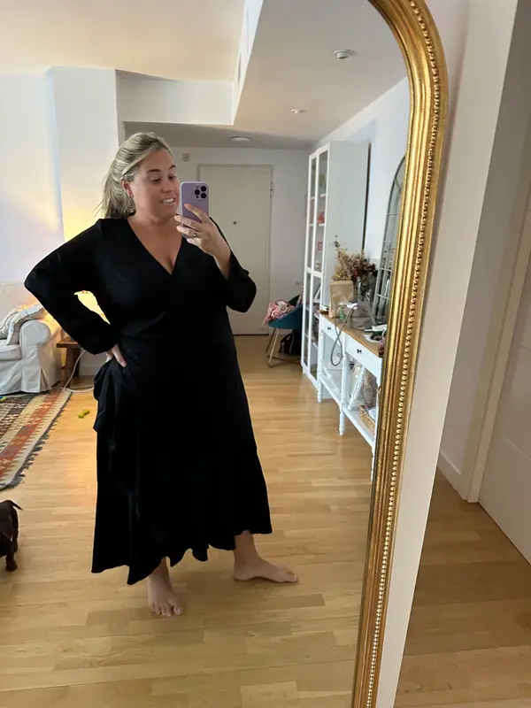 H&M. Vestido negro cruzado T.4XL