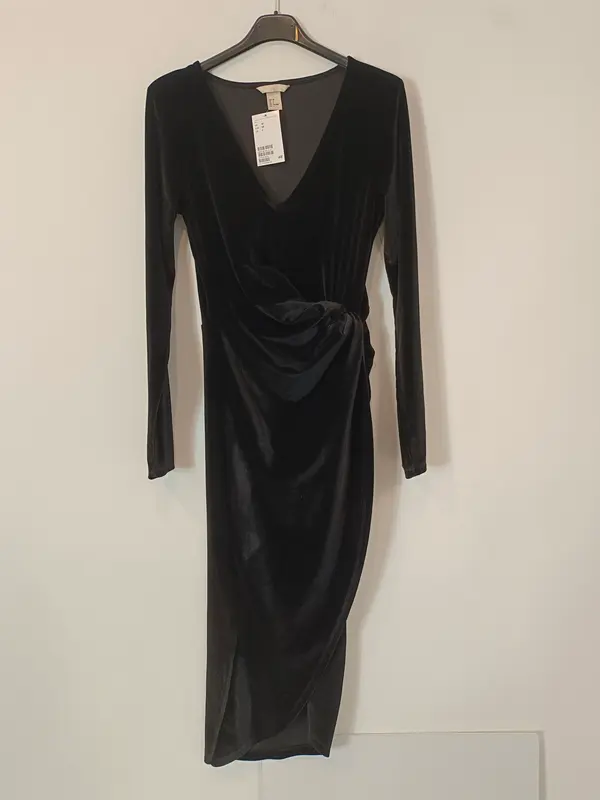 H&M. Vestido negro midi terciopelo T.38