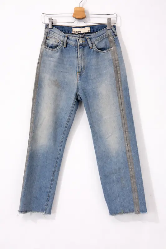 HAIKURE. Denim recto detalles plateados