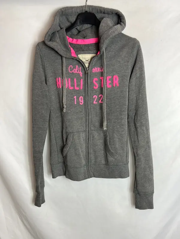 HOLLISTER. Sudadera gris letras rosas. T S