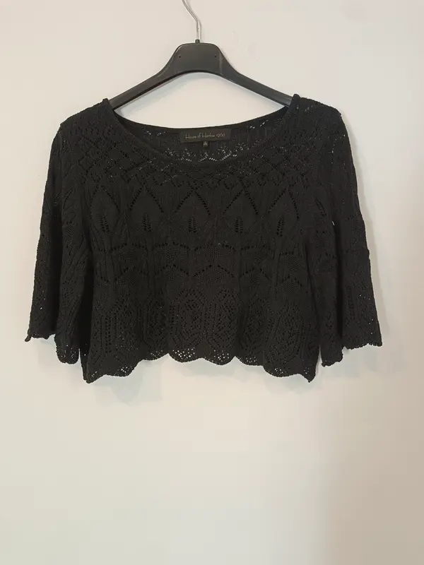 HOUSE OF HARLOW. Top negro croché punto T.s