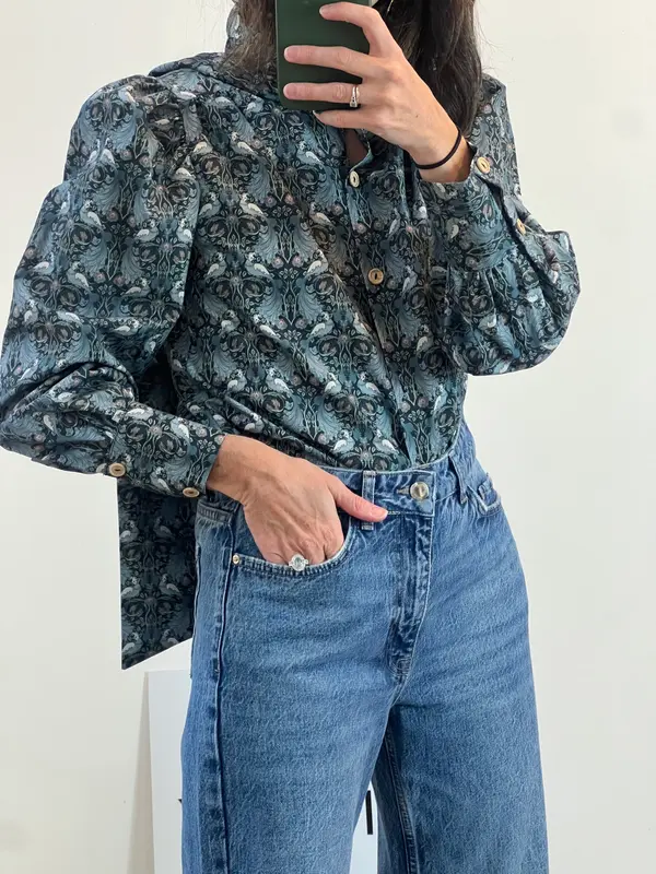 ILÓ-ILÓ. Blusa azul estampada T.s