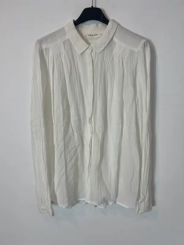 INDI & COLD. Blusa blanca mezcla. T M