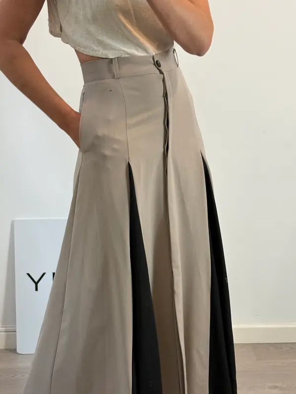 IQ COLLECTION. Falda midi bicolor abotonada. T M
