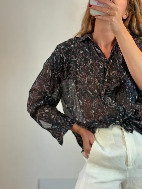 IRO. Blusa fluida negra estampada