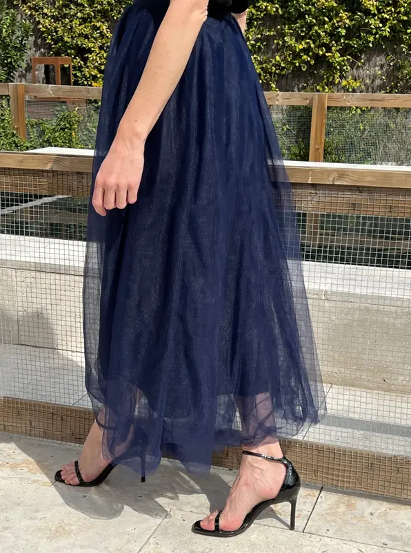 J CREW. Falda midi tul azul. T M