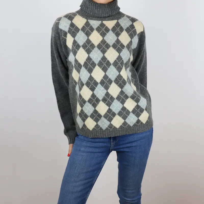 Jersey de cuello alto rombos gris